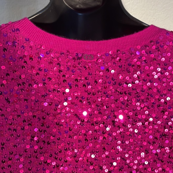 ESCADA  v-neck fuchsia sequined top, small, EUC - Picture 7 of 10